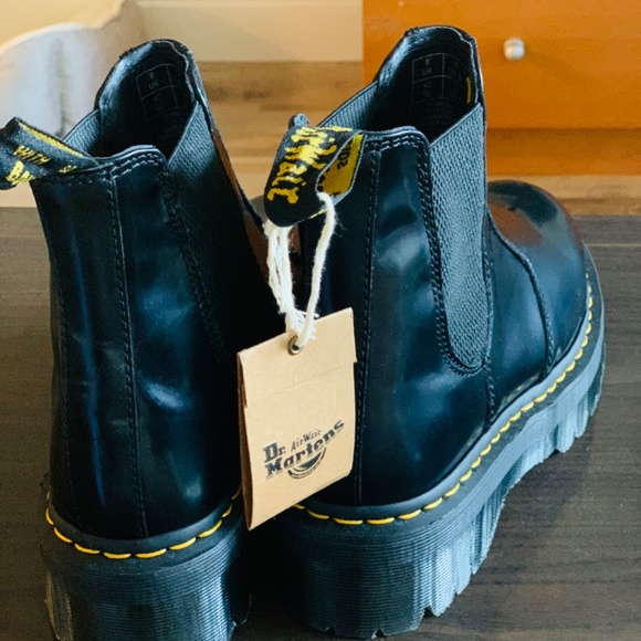 Dr Martens Chelsea Boots - Picture 4 of 6